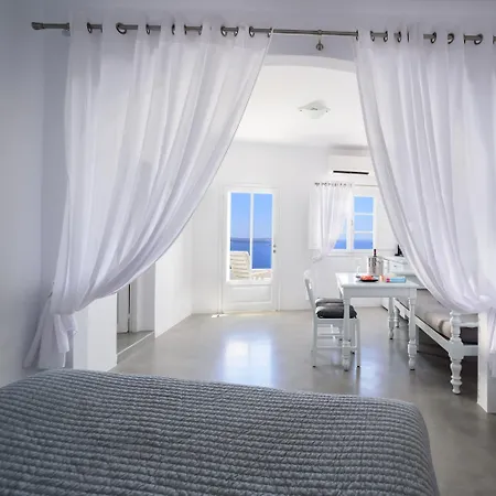 Thirea Oia (Santorini)