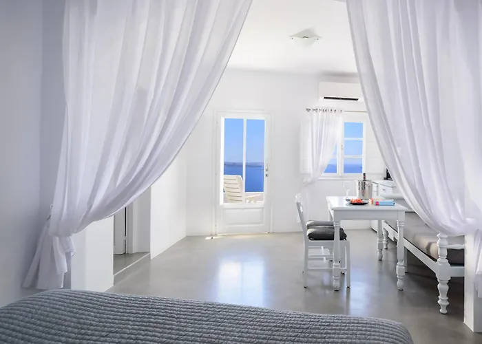 Thirea Oia (Santorini)